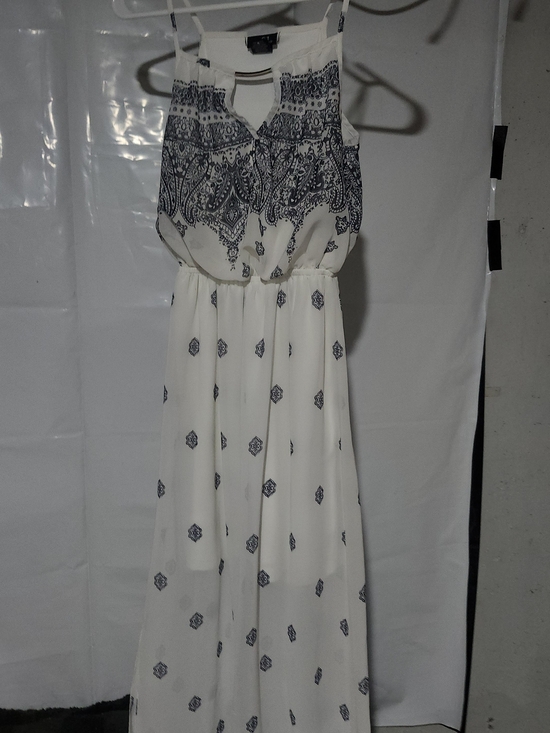 Rue21 Dresses & Skirts - Rue21 White Maxi Dress with Navy Print